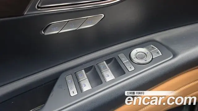 Genesis GV80 2021 — ფოტო 31/34