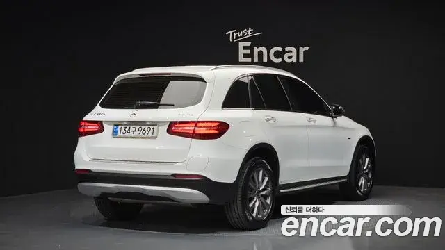 Mercedes-Benz GLC-Class 2018 — ფოტო 16/20