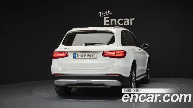 Mercedes-Benz GLC-Class 2018 — ფოტო 1/20