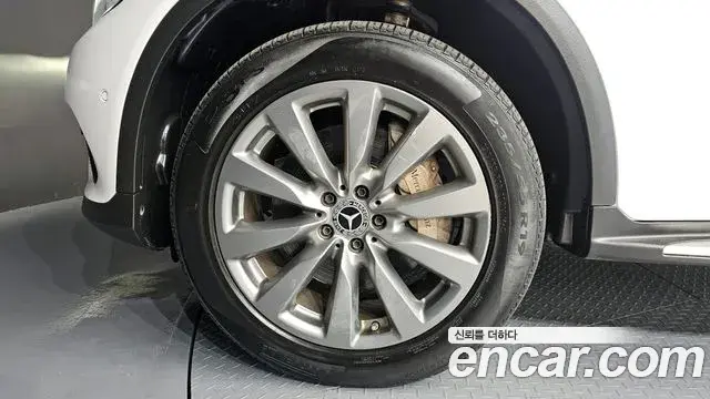 Mercedes-Benz GLC-Class 2018 — ფოტო 8/20