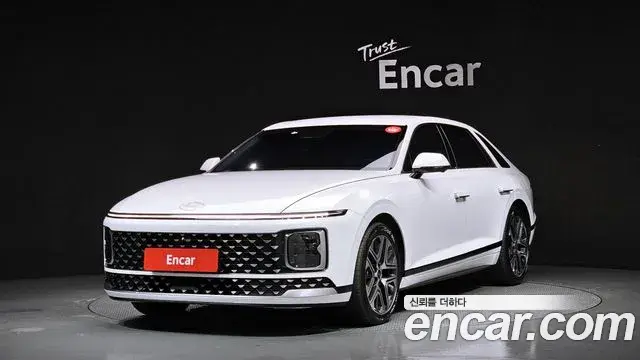 Hyundai Grandeur Hybrid 2023 — Photo 30/32