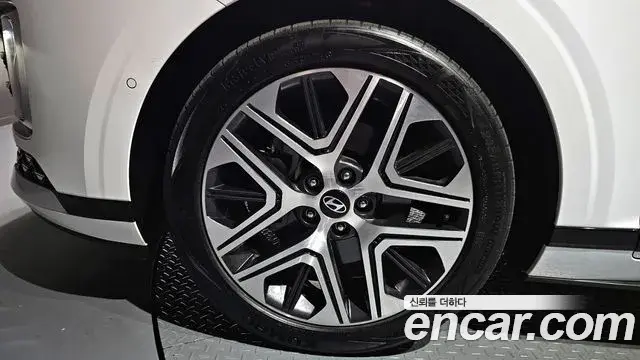 Hyundai Grandeur Hybrid 2023 — Photo 1/32