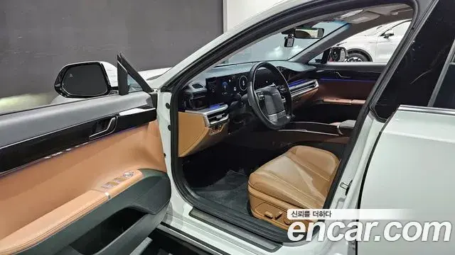Hyundai Grandeur Hybrid 2023 — Photo 13/32