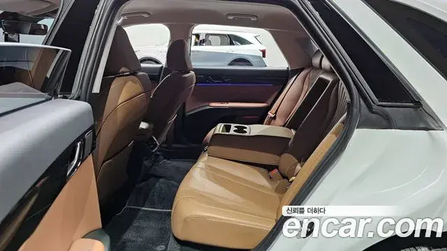 Hyundai Grandeur Hybrid 2023 — Photo 8/32