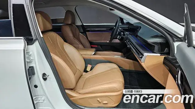 Hyundai Grandeur Hybrid 2023 — Photo 19/32
