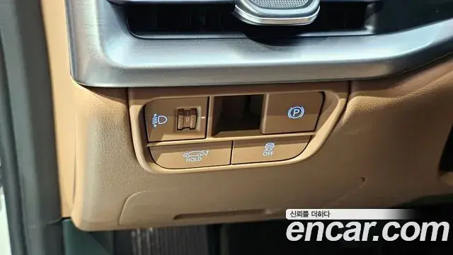 Hyundai Grandeur Hybrid 2023 — Photo 23/32