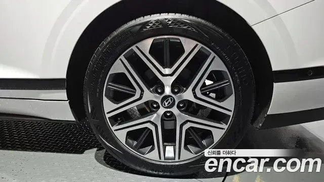 Hyundai Grandeur Hybrid 2023 — Photo 7/32