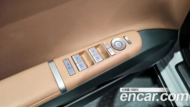 Hyundai Grandeur Hybrid 2023 — Photo 26/32