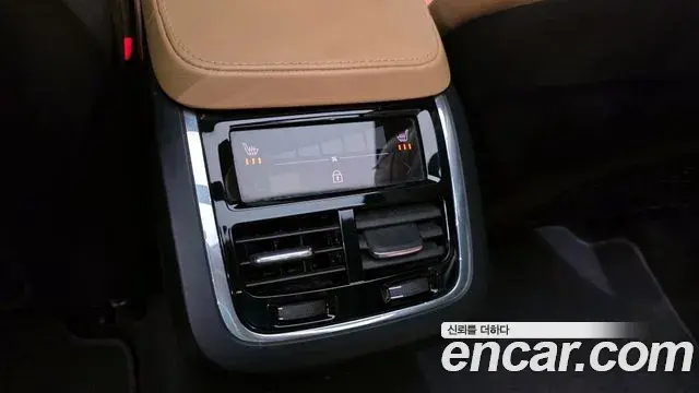 Volvo V90 Cross Country 2021 — ფოტო 20/34