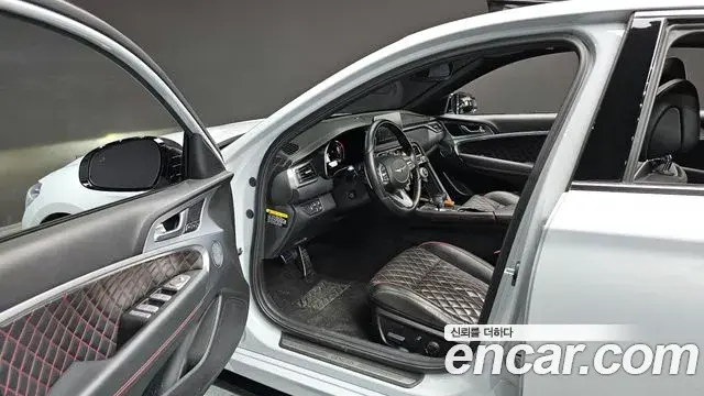 Genesis G70 2018 — ფოტო 23/32