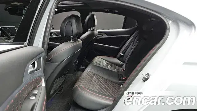Genesis G70 2018 — ფოტო 16/32