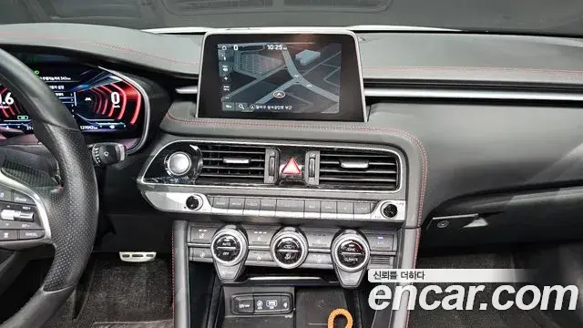 Genesis G70 2018 — ფოტო 30/32