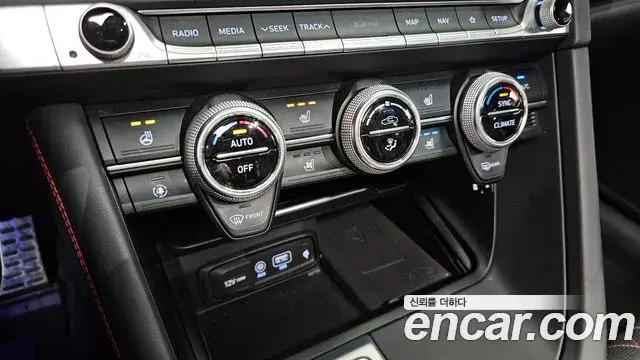 Genesis G70 2018 — ფოტო 20/32