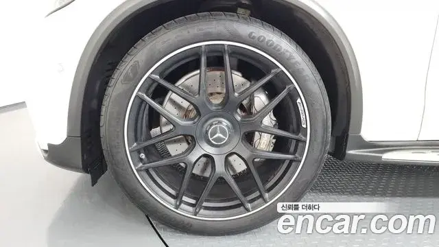 Mercedes-Benz GLC-Class 2019 — Photo 16/20