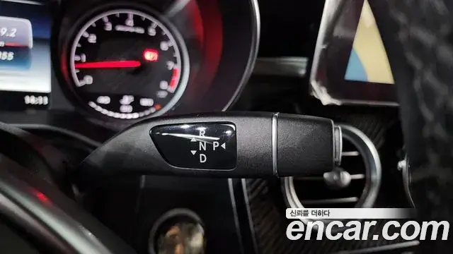 Mercedes-Benz GLC-Class 2019 — Photo 11/20