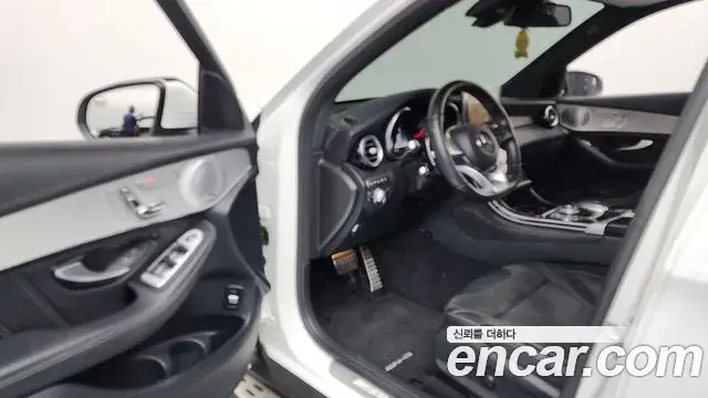 Mercedes-Benz GLC-Class 2019 — Photo 4/20