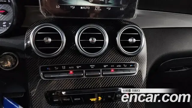 Mercedes-Benz GLC-Class 2019 — Photo 7/20