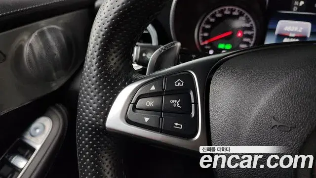 Mercedes-Benz GLC-Class 2019 — Photo 9/20