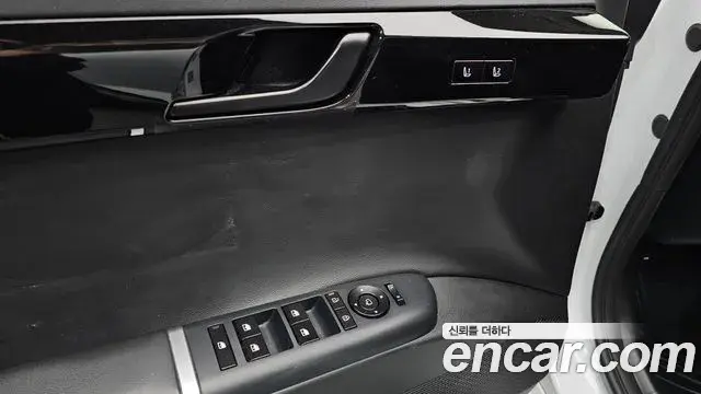 Hyundai Grandeur 2023 — Фото 17/20