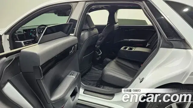 Hyundai Grandeur Hybrid 2023 — Photo 3/31