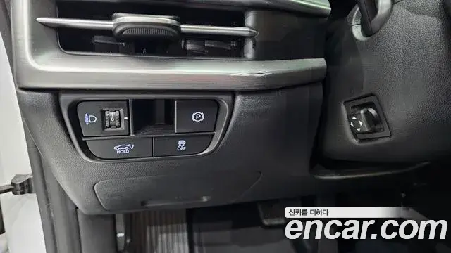 Hyundai Grandeur Hybrid 2023 — Photo 12/31