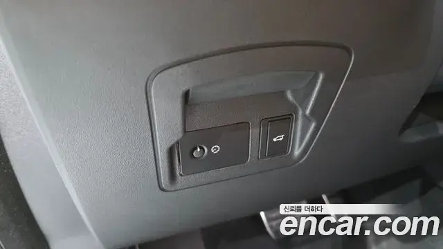 Land Rover Range Rover Velar 2022 — Şəkil 5/30