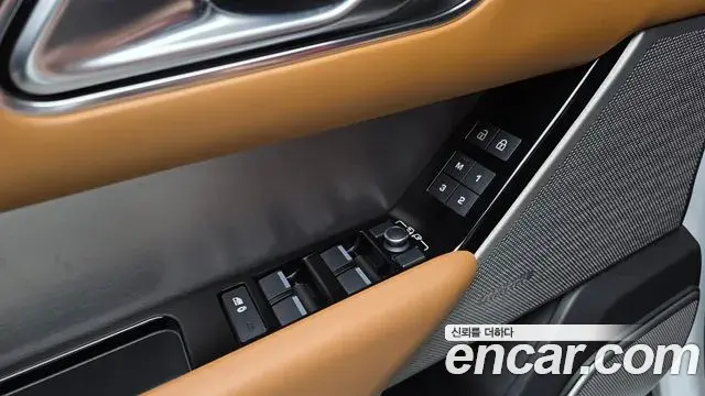 Land Rover Range Rover Velar 2022 — Şəkil 13/30