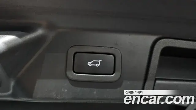 Land Rover Range Rover Velar 2022 — Şəkil 18/30