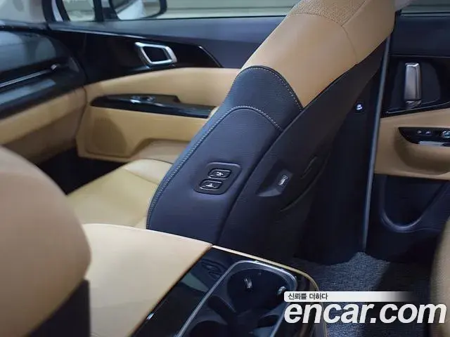 Kia Carnival 2021 — Şəkil 8/20