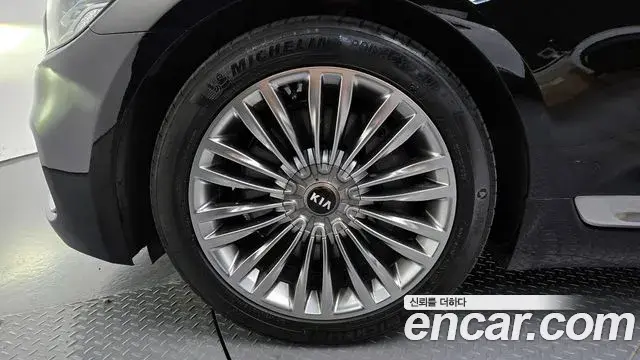 Kia The K9 2019 — ფოტო 7/20
