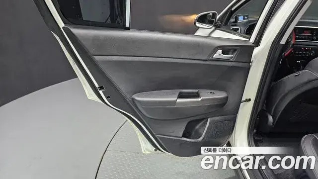Kia Sportage The Bold 2019 — ფოტო 11/32