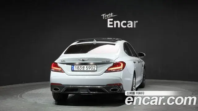 Genesis G70 2018 — Photo 10/20