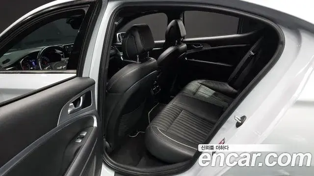 Genesis G70 2018 — Photo 2/20