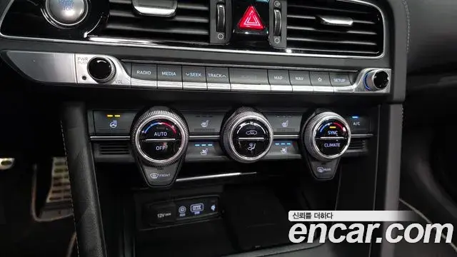 Genesis G70 2018 — Photo 8/20