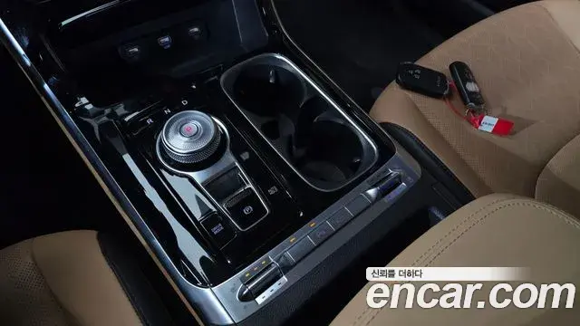 Kia Carnival 2023 — Photo 9/20