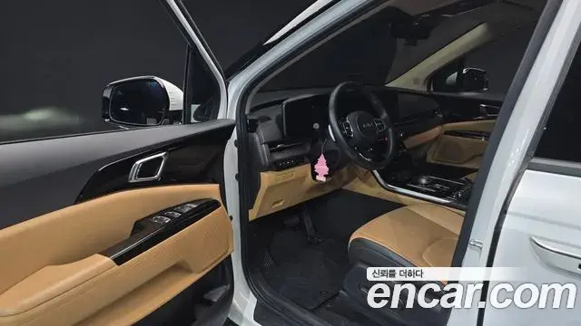Kia Carnival 2023 — Photo 10/20