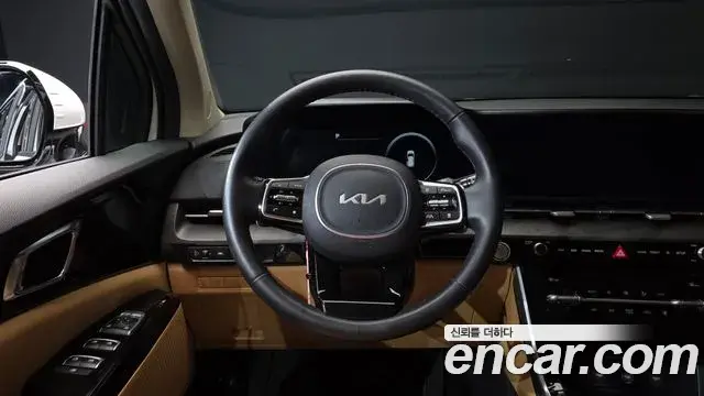 Kia Carnival 2023 — Photo 13/20