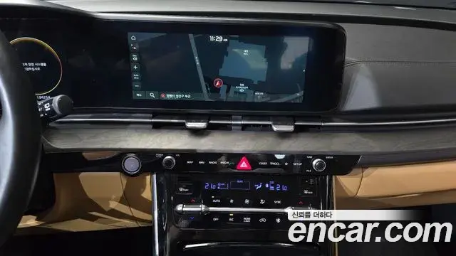 Kia Carnival 2023 — Photo 14/20