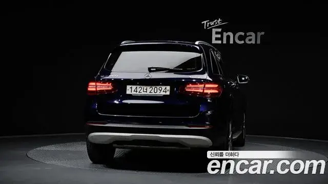 Mercedes-Benz GLC-Class 2018 — Şəkil 7/30