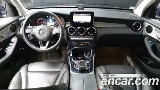 Mercedes-Benz GLC-Class 2018 — Şəkil 11/30