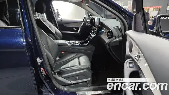 Mercedes-Benz GLC-Class 2018 — Şəkil 8/30
