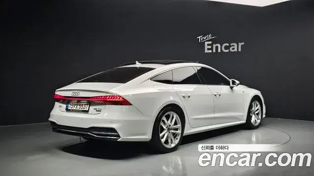 Audi A7 2022 — ფოტო 15/30