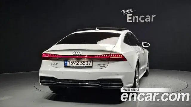 Audi A7 2022 — ფოტო 3/30