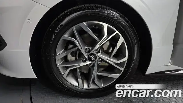Hyundai Sonata Hybrid 2019 — Şəkil 22/33