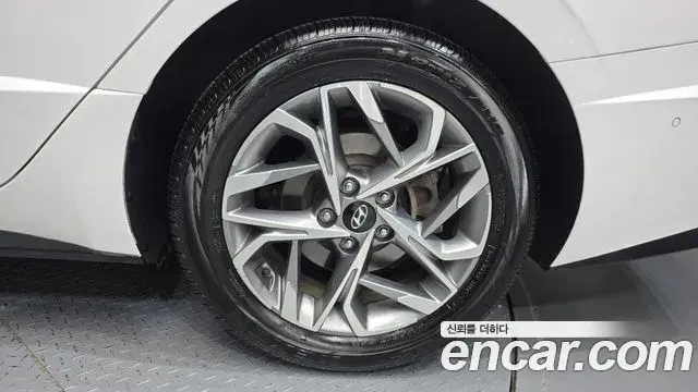 Hyundai Sonata Hybrid 2019 — Şəkil 23/33