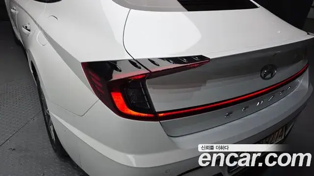 Hyundai Sonata Hybrid 2019 — Şəkil 26/33