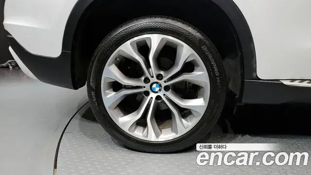 BMW X6 2018 — Photo 22/34