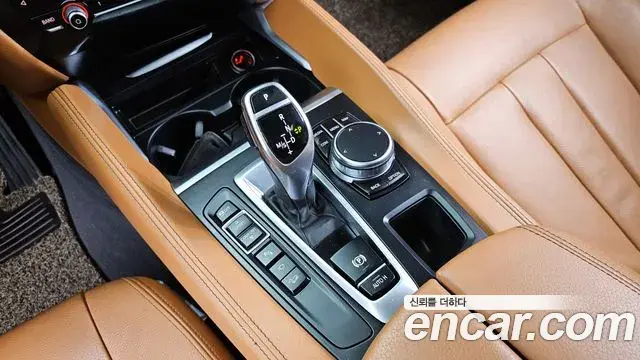 BMW X6 2018 — Photo 9/34