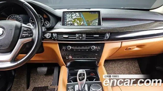 BMW X6 2018 — Photo 23/34