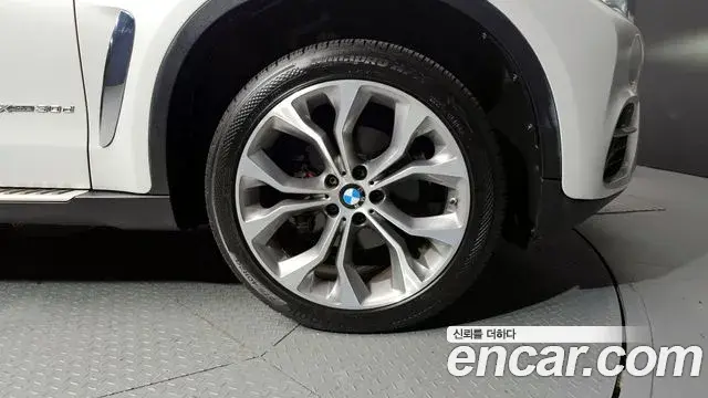 BMW X6 2018 — Photo 24/34